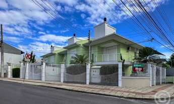 Imagem 4: Residência ampla e confortável com excelente localização no bairro Estreito, em Florianópo