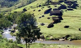 Imagem 6: Chácara com 8.462 m² em Alfredo Chaves/ES - Casa ampla, rio, nascentes, pomar e lagoa