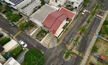 Imagem 3: Casa em Condomínio para Venda em Manaus, Centro, 4 dormitórios, 4 suítes, 5 banheiros, 4 v