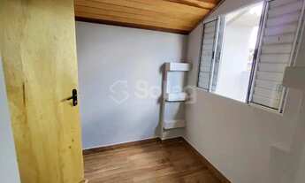 Imagem 7: Casa para alugar com 2 quartos e 1 vaga de garagem coberta no bairro Jardim das Figueiras