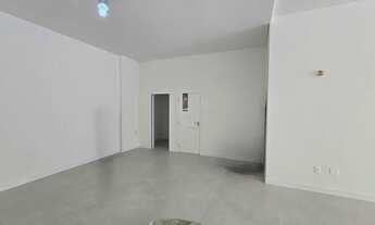 Imagem 4: Sand Imóveis aluga sala comercial com 107m², localizado no Centro!