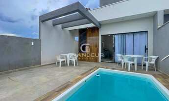 Imagem 3: Casa Moderna em Condomínio com Piscina e Churrasqueira no Balneário Eliana