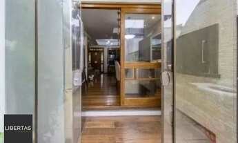 Imagem 4: Casa em Porto Alegre, no bairro Ipanema, com 3 dormitório(s), e 3 banheiros, à v