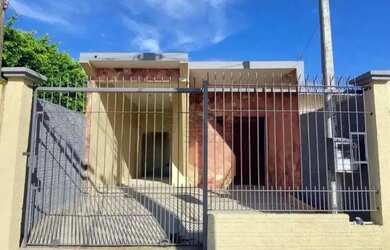 Imagem 2: Casa para Locação - 2 Dormitórios - Rua Açores, próxima à Av. 25 de Julho