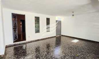 Imagem 2: Casa 03 quartos à venda próxima a rua Baguaçu