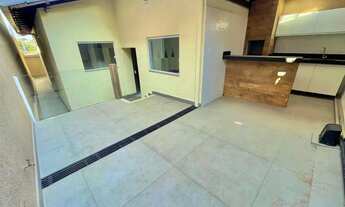 Imagem: Casa com 3 Quartos e 2 banheiros à Venda