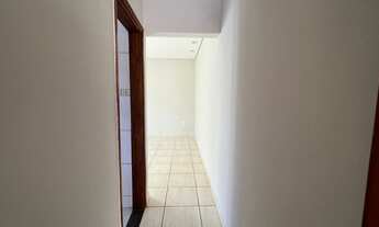 Imagem 3: Apartamento térreo com 2 quartos, banheiro social, jardim de inverno a sala e nos quartos