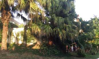 Imagem 4: Casa de condomínio para venda possui 400 metros quadrados com 5 quartos