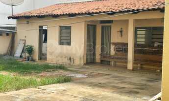 Imagem: Sobrado para venda tem 300 metros quadrados