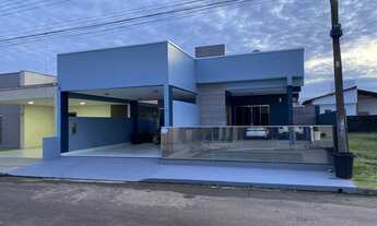 Imagem 1: Casa de condomínio térrea para venda tem 175 metros quadrados com 3 quartos