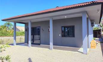 Imagem 4: 2003 Casa em Alvenaria no Bairro Salinas, com laje, distante 700 metros da praia