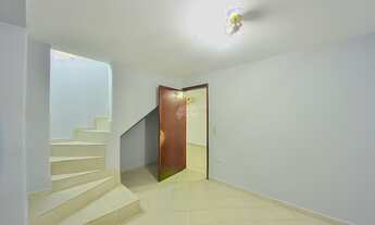 Imagem 3: Sobrado para venda possui 162 metros quadrados com 3 quartos em Capão Raso - Curitiba - PR