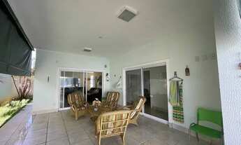 Imagem 2: Casa de condomínio térrea para venda possui 240 metros quadrados com 3 quartos