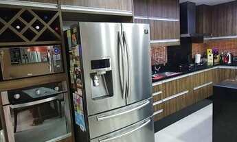 Imagem 2: Apartamento com 3 Quartos e 2 banheiros à Venda