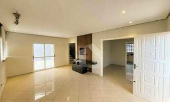 Imagem 2: Casa com 4 quartos para alugar, 212 m² por R$ 4.381/mês - Jardim Quisisana - Poços de Cald