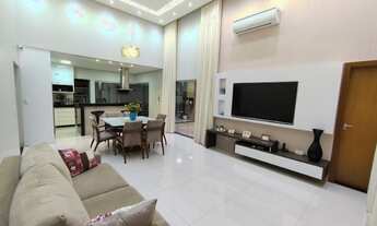 Imagem 2: Casa para venda tem 200 metros quadrados com 3 quartos em Interlagos - São Paulo - SP