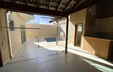 Imagem 7: Sobrado para aluguel tem 299 metros quadrados com (04) quartos sendo (01)suíte master com