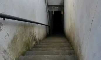 Imagem 2: Galpão com três barracões