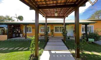 Imagem 2: Casa á venda em bolsão fechado com 5 dormitórios e 8 vagas, localizado na Granja Viana