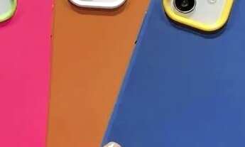 Imagem 4: Quiosque de acessórios para celulares dentro de mercado movimentado