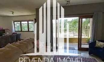 Imagem: Casa à venda no Embu das Artes com 550m²