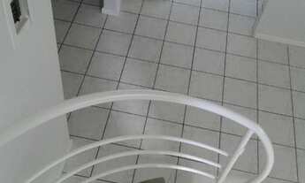 Imagem 7: Quarto mobiliado em casa de 2 pavimento no estreito apenas 5 min do centro