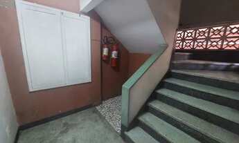 Imagem 3: Apartamento para venda possui 65 metros quadrados com 2 quartos predio pequeno em Embaré