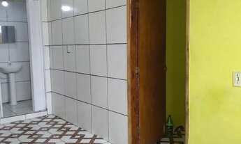 Imagem 5: No segundo piso 2 quartos garagem só pra moto * não paga água nem luz