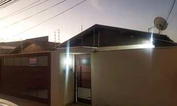 Imagem 2: Alugo casa com excelente localização....ideal militares