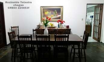 Imagem 6: Casa de condomínio para venda possui 435 metros quadrados com 5 quartos