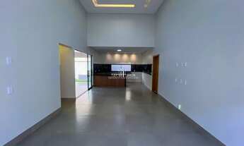 Imagem 4: Casa térrea com 3 suítes plenas, incluindo uma master com closet