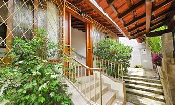 Imagem 2: Grande novidade no centro da cidade..Casa Linear com 3 qtos (sendo 2 suites) +dep. complet