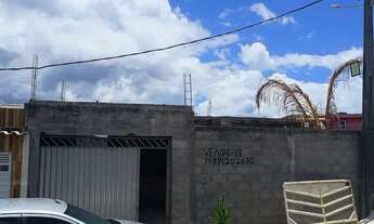 Imagem: Casa de laje toda murada em fase de acabamento