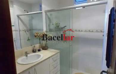 Imagem 10: Todo reformado Apartamento com 3 dormitórios