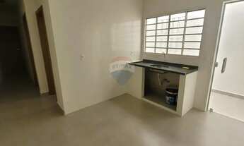 Imagem 4: Casa térrea de 2 dormitórios sendo 1 suíte, 2 vagas de garagem coberta para locação na Vil