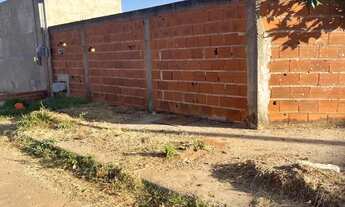 Imagem 7: LOTE ESQUINA MURADO COM PADRÃO DE ENERGIA E ÁGUA