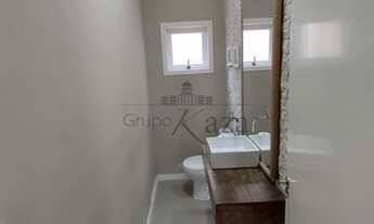 Imagem 5: Linda Casa no Condomínio Jardim Coleginho - Jacareí - 5 Dormitórios sendo 2 Suítes - 280m²