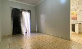 Imagem 5: Casa com 3 dormitórios para alugar por R$ 2.000/mês - Lagoa Azul I - Ituiutaba/MG