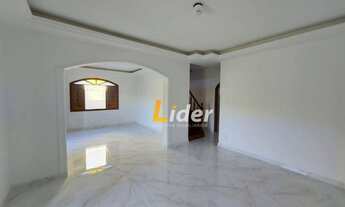 Imagem 4: Uma casa muito ampla para seu conforto e de sua família!!!