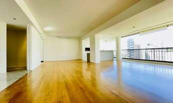 Imagem 7: Apartamento para aluguel e venda possui 215 metros quadrados com 3 quartos