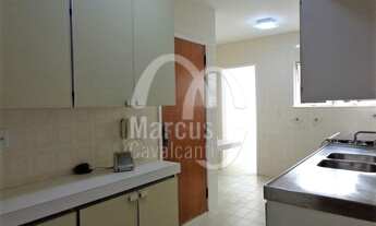 Imagem 7: Apartamento bem localizado com ótima planta. Bom estado necessitando de