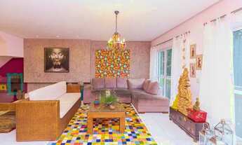 Imagem 7: Casa de condomínio para venda possui 238 metros quadrados com 3 quartos