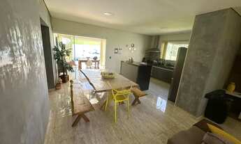 Imagem 7: Casa de condomínio para venda possui 350 metros quadrados com 3 quartos