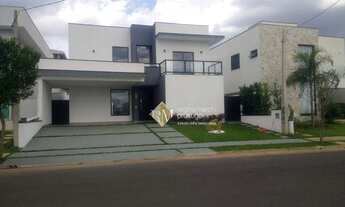 Imagem 1: Lindo sobrado recém construído disponível para venda no Condomínio Reserva Central Parque