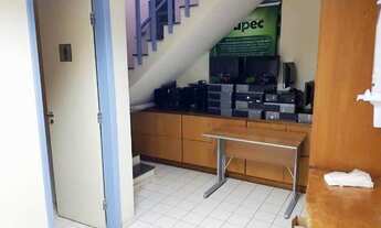 Imagem 6: Sobrado para aluguel possui 300 metros quadrados com 5 quartos em Planalto Paulista - São