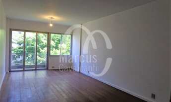 Imagem 2: Apartamento bem localizado com ótima planta. Bom estado necessitando de