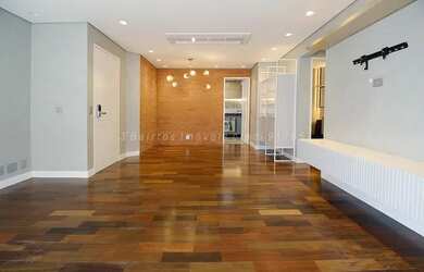 Imagem 2: Apartamento moderno e reformado com acabamento de primeira linha, localização nobre