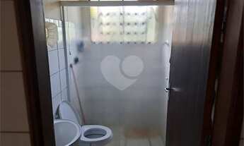 Imagem 7: Linda casa com 03 dormitórios, área gourmet com churrasqueira, piscina e 08 vagas para aut