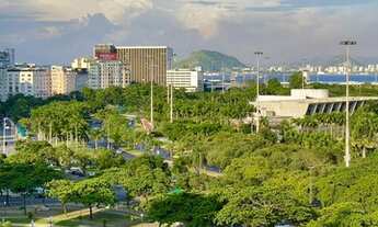 Imagem 1: Apartamento para venda possui 100 metros quadrados com 2 quartos em Glória - Rio de Janeir