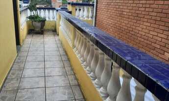 Imagem 4: Sobrado para venda ,tem 150 metros quadrados com 4 quartos 2 suítes